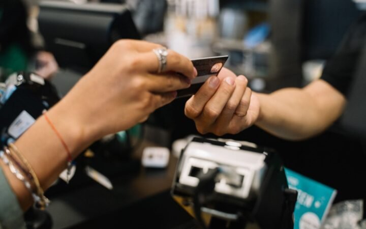 How to Choose Your First Credit Card