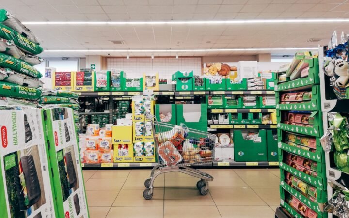 Smart Strategies to Save Money on Groceries Efficiently