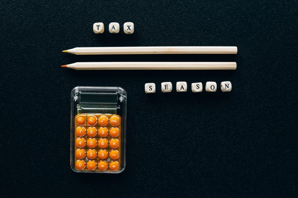 A variety of budgeting tools can help manage finances effectively